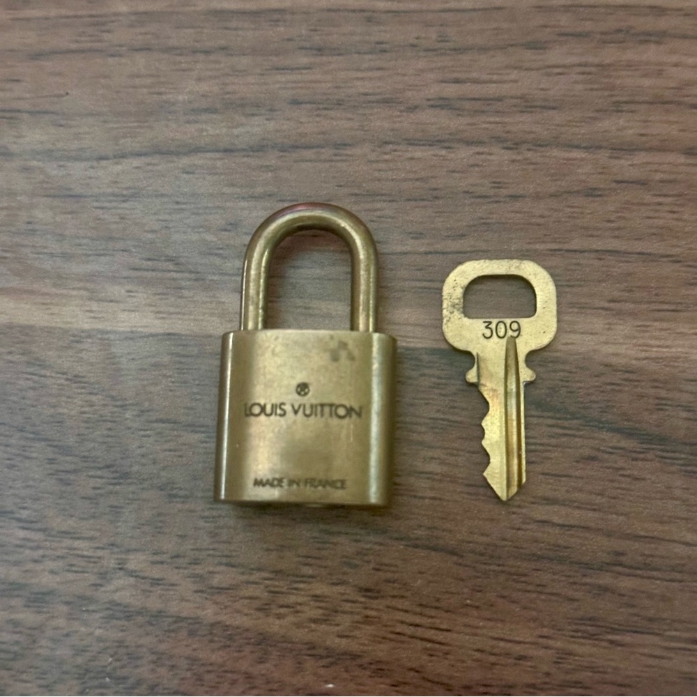 Louis Vuitton Padlock with Key #309